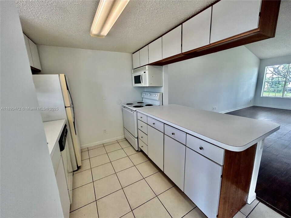 6292 La Costa Dr in Boca Raton, FL - Building Photo