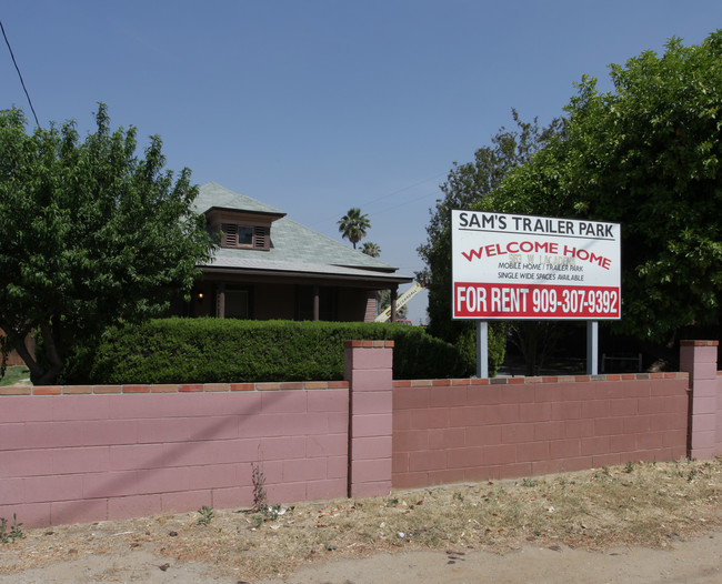 Hidden Oasis Mobile Home Park in Riverside, CA - Foto de edificio - Building Photo