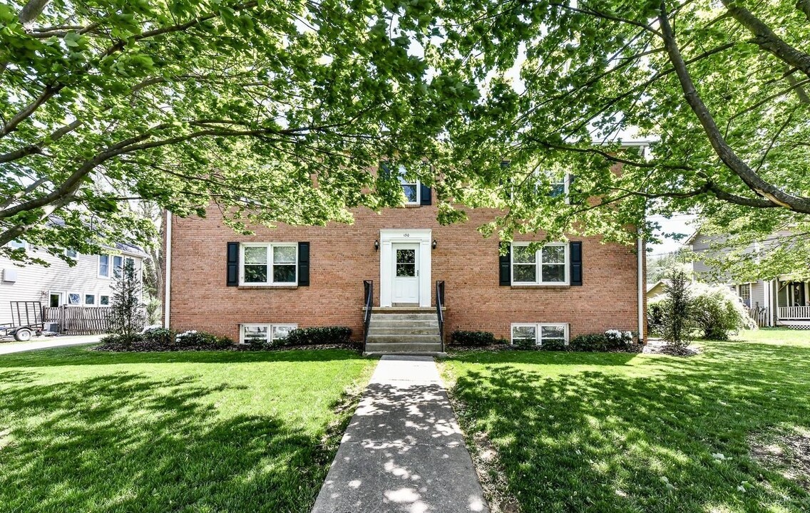 130 S 29th St in Purcellville, VA - Building Photo