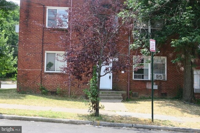 property at 1495 Bangor St SE