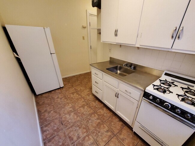31 Peterborough St in Boston, MA - Building Photo - Building Photo