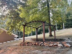 13932 W Old Nashville Rd in Columbus, IN - Foto de edificio - Building Photo