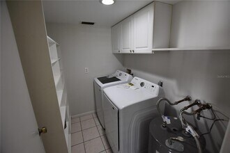 5170 Marsh Field Ln, Unit 110 in Sarasota, FL - Foto de edificio - Building Photo