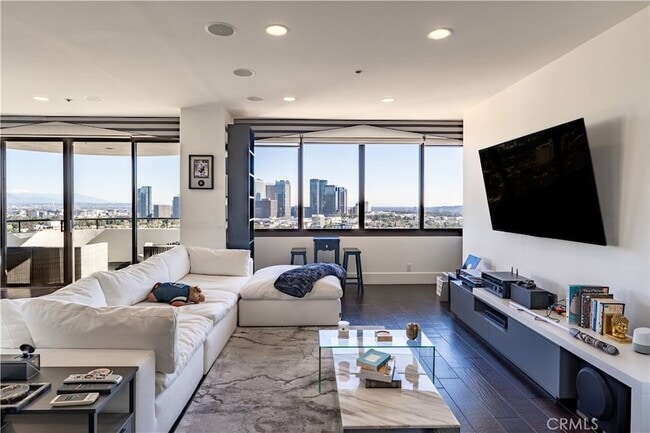 property at 10560 Wilshire Blvd