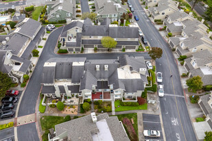 Village in the Park in Daly City, CA - Foto de edificio - Building Photo