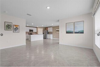 7603 Rosewood Gdn Lp in Tampa, FL - Building Photo - Building Photo