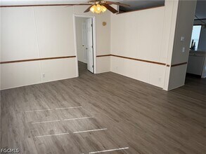 2253 Queen Anne Dr in Ft. Myers, FL - Building Photo - Building Photo