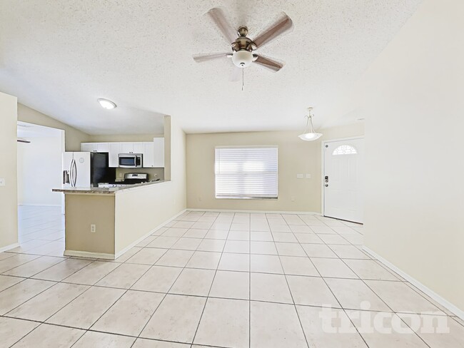 2434 Sagemont Dr in Brandon, FL - Building Photo - Building Photo