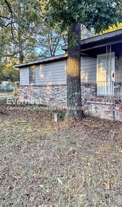 1709 3rd St NW in Center Point, AL - Building Photo
