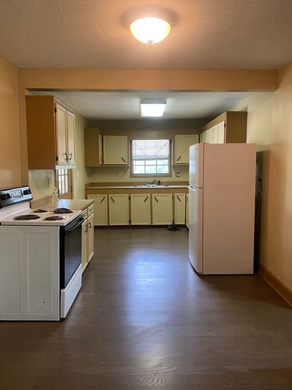 1204 Cherry St in Hattiesburg, MS - Building Photo - Building Photo