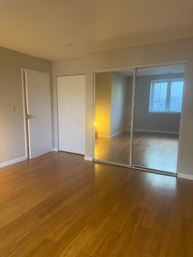 393 Laurel Ave, Unit #101 in Bridgeport, CT - Building Photo - Building Photo