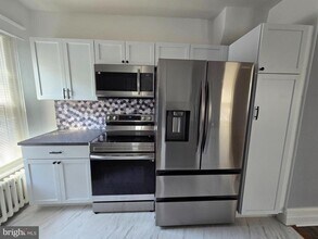 393 N York St in Pottstown, PA - Building Photo - Building Photo