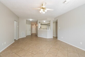 5506 Timbers Quail Dr, Unit 481-201 in Humble, TX - Building Photo - Building Photo