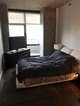 235 W Van Buren St, Unit 1411 in Chicago, IL - Foto de edificio - Building Photo