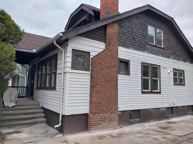 15350 Alden St, Unit Main Floor