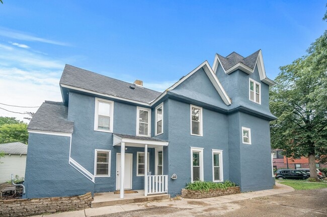 922-18 1/2 18 1/2 Ave NE in Minneapolis, MN - Building Photo - Building Photo