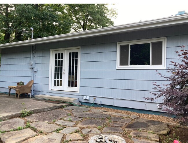 26 Elkmont Dr in Asheville, NC - Foto de edificio - Building Photo