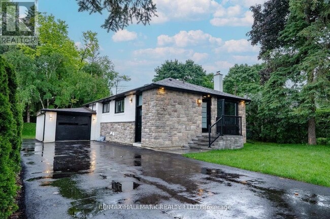 77 Richardson Dr