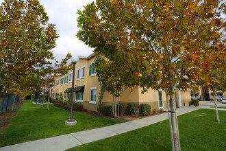 Kendrea Place Apartments in Mc Farland, CA - Building Photo - Building Photo