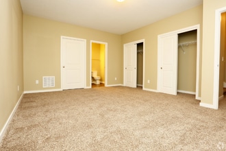 9146 Burkwood Dr in West Des Moines, IA - Building Photo - Building Photo