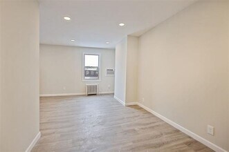267 Griffith St in Jersey City, NJ - Building Photo - Building Photo