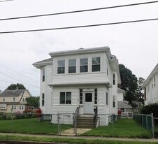 213 Billings Rd, Unit 2 in Quincy, MA - Building Photo