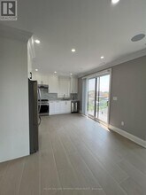 8 Lorne Bruce Dr in Toronto, ON - Building Photo - Building Photo