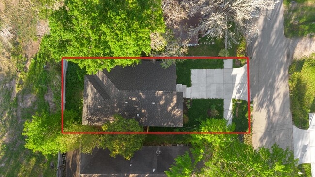 property at 610 Lettie St