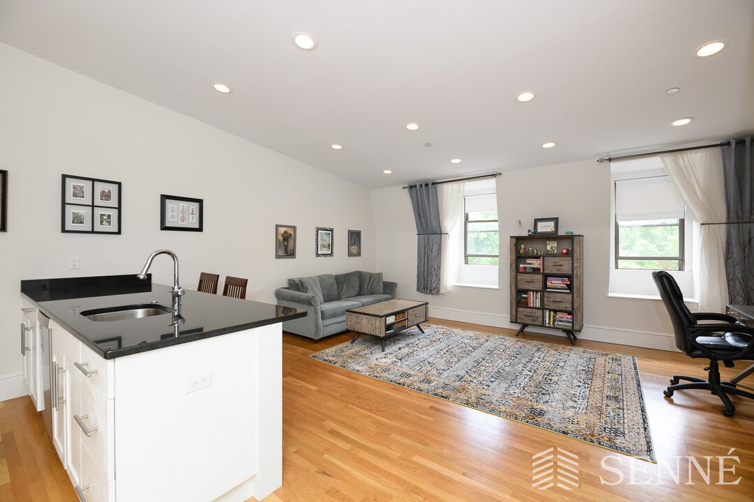 87 3rd St, Unit 3 in Cambridge, MA - Building Photo