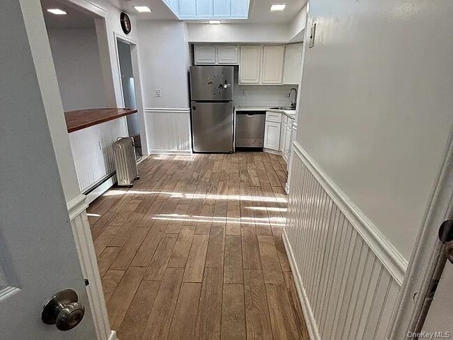 61 Montgomery Ave in Mastic, NY - Building Photo - Building Photo