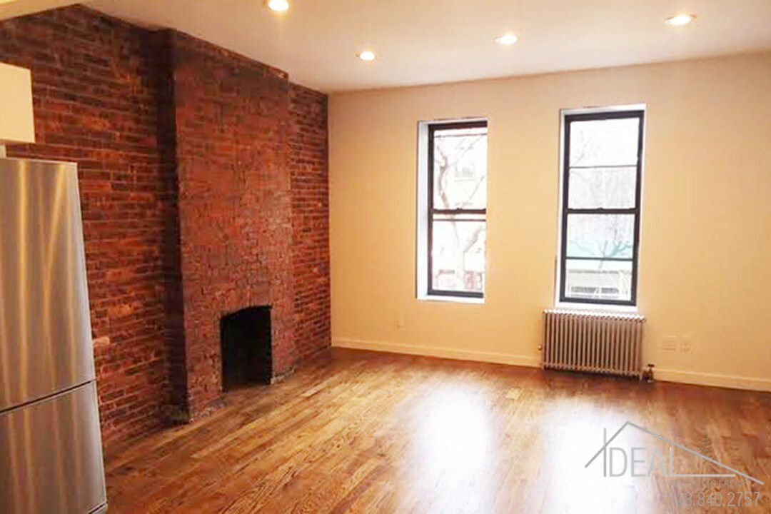 354 Myrtle Ave-Unit -4 in Brooklyn, NY - Building Photo
