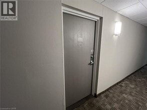 200 Jamieson Pkwy in Cambridge, ON - Building Photo - Building Photo