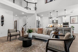 212 Barton Oak Trl in Andice, TX - Foto de edificio - Building Photo