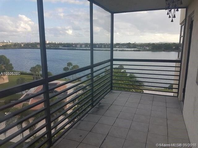 20840 San Simeon Way-Unit -704 in North Miami Beach, FL - Building Photo - Building Photo