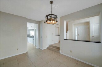 5014 Sterling Manor Dr in Tampa, FL - Building Photo - Building Photo