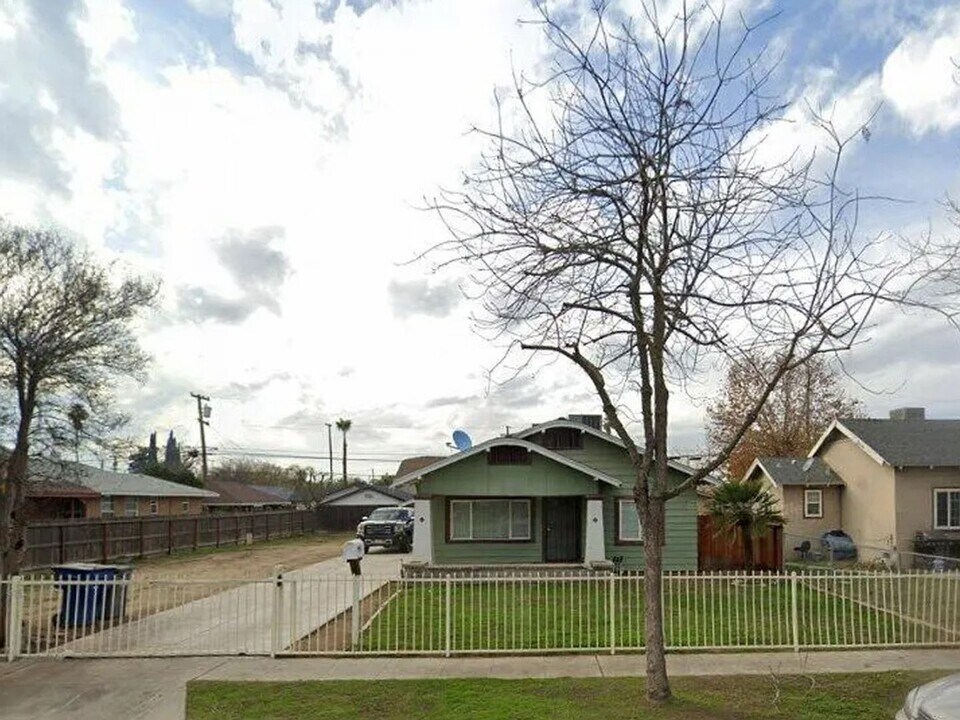 810 S Archie Ave in Fresno, CA - Building Photo