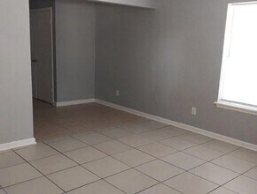 1609 SE 52nd St in Oklahoma City, OK - Building Photo - Building Photo