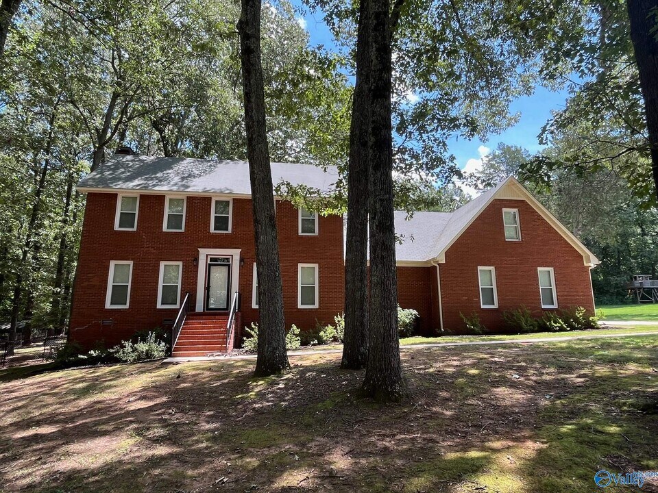 146 Bob White Dr in Decatur, AL - Building Photo