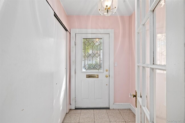 61 Dartmouth St in Williston Park, NY - Building Photo - Building Photo