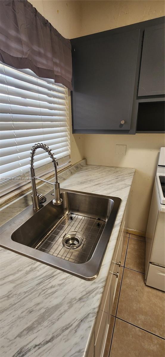 2980 NW 43 Terrace in Lauderdale Lakes, FL - Building Photo - Building Photo
