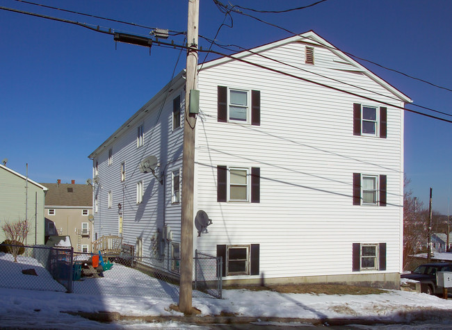 324 Snell St in Fall River, MA - Building Photo - Building Photo