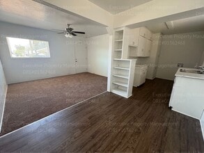 1706 Cecil Brunner Dr in Bakersfield, CA - Foto de edificio - Building Photo