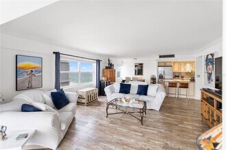 1750 Benjamin Franklin Dr in Sarasota, FL - Building Photo - Building Photo