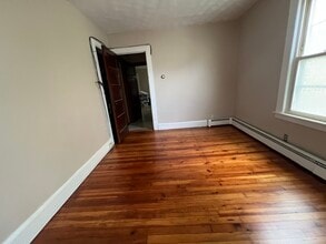20 Carlson St, Unit Floor-1 in New Britain, CT - Building Photo - Building Photo