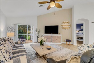 1106 Jardin Dr in Naples, FL - Building Photo - Building Photo