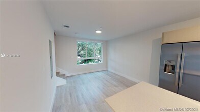 2555 NE 193rd St-Unit -2221 in Miami, FL - Building Photo - Building Photo