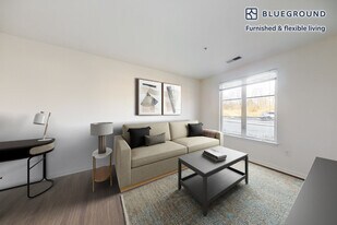 152 Shipyard Dr in Hingham, MA - Building Photo