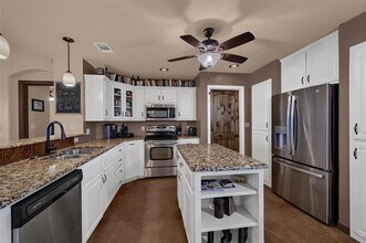 1111 Boren Rd in Collinsville, TX - Building Photo - Building Photo