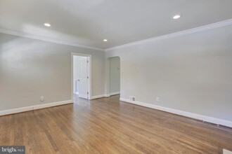 2000 N Cameron St in Arlington, VA - Building Photo - Building Photo