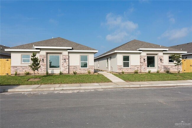 1007 N Clarence Ave, Unit 4 in Edinburg, TX - Building Photo - Building Photo